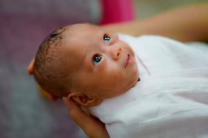 Hoe u een veilig bad voor uw baby kiest