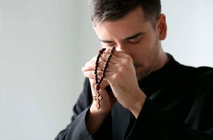 Alleen de pure geloof en de krachtige gebed kan verslaan kwaad (foto bron: shutterstock.com)