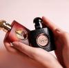 8 interessante feiten over parfums: van het verbod "Opium" tot "ranzig vet" in Chanel №5