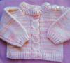 Brei naalden trui voor zuigelingen met een sluiting schouder: texte