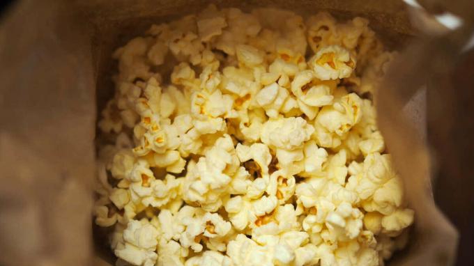 Magnetron popcorn met boter