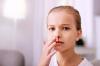 Hoe de neusbloeding van een kind te stoppen: advies voor een kinderarts