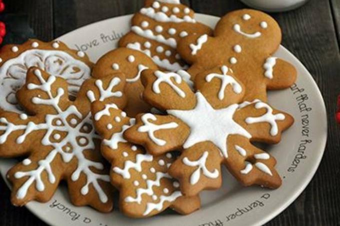 Wat te koken voor een schooljongen als ontbijt: honingkoekjes