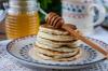 Wat te koken voor een student als ontbijt: cottage cheese-pannenkoeken