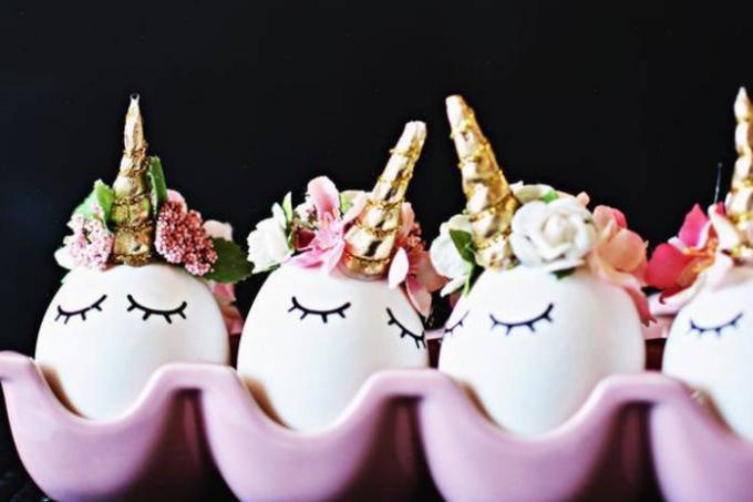 Crafts voor Pasen met hun handen: mooie eenhoorn eieren