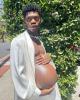 Rapper Lil Nas X regelde een zwangere fotoshoot
