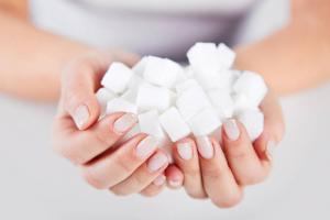 Sugar: hoeveel kunt u eten om te voorkomen dat het lichaam schaden