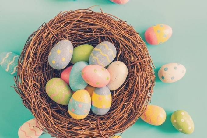 20 creatief decor ideeën voor Pasen eieren: is precies 