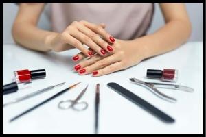 Hoe maak je een professionele manicure van amateur onderscheiden