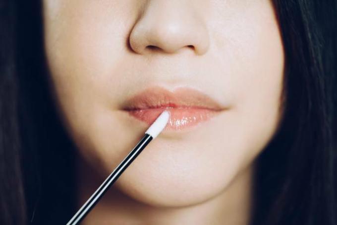 Dit masker helpt je om je lippen te vergroten: een recept voor thuis