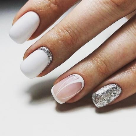 Een nagel kan altijd onderscheiden de zilveren glitter. Het combineerde met vrijwel alle schakeringen nagellak.