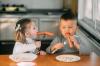 Wat is het gevaarlijkste vlees voor een kind? Dokter Komarovsky antwoordt