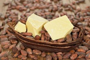 Hoe zich te ontdoen van rimpels met cacaoboter