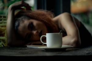 Wat is de invloed op de gezondheid van het vermijden van koffie ten gunste van thee?