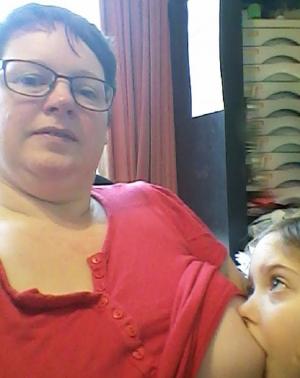 Langdurige borstvoeding: Britse vrouw gaf haar dochter 9 jaar borstvoeding
