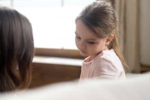 Hoe u een kind leert zijn ouders te vertrouwen: eenvoudige tips