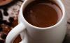 Drankje van yoghurt en cacao die snel gewichtsbesparing. En helpt om de vetlaag te verwijderen op de buik. Om minus 4 kg. week.