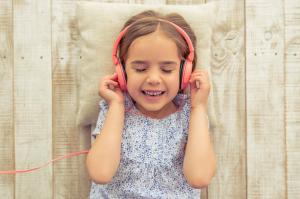 Is luisteren naar muziek met een koptelefoon schadelijk?