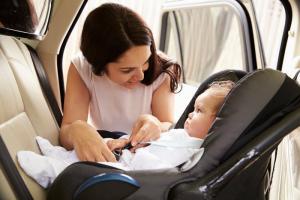 Hoe om geld te besparen en te kopen kwaliteit autostoel voor uw kind?