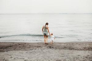 Slechte moeder: hoe te stoppen uitschelden jezelf voor ouderschap fouten?